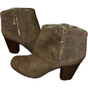 Madden girl size 9M boots